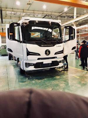 陜汽L6000首秀 裝電池又裝油箱，增程式電動(dòng)車(chē)的未來(lái)探索